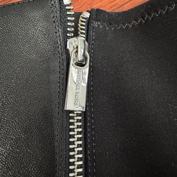 Michael Kors Elegant Black Knee-High Boots – Size 7.5 - Picture 6 of 8